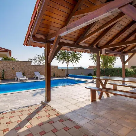 아파트 In Barbat With Wifi